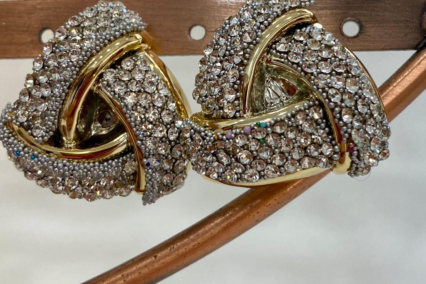 Orecchini buco con strass