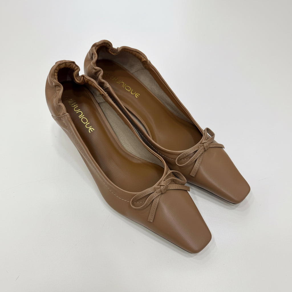 Ballerina con tacco color cuoio