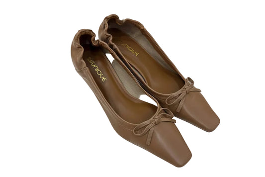 Ballerina con tacco color cuoio