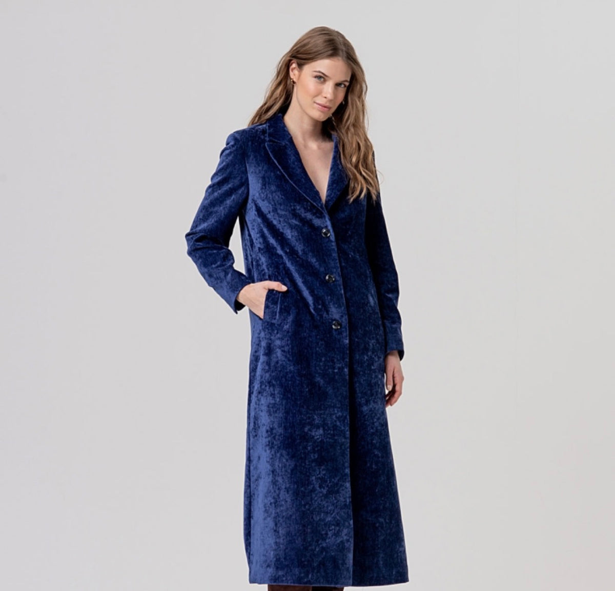 Cappotto lungo in velluto con revers