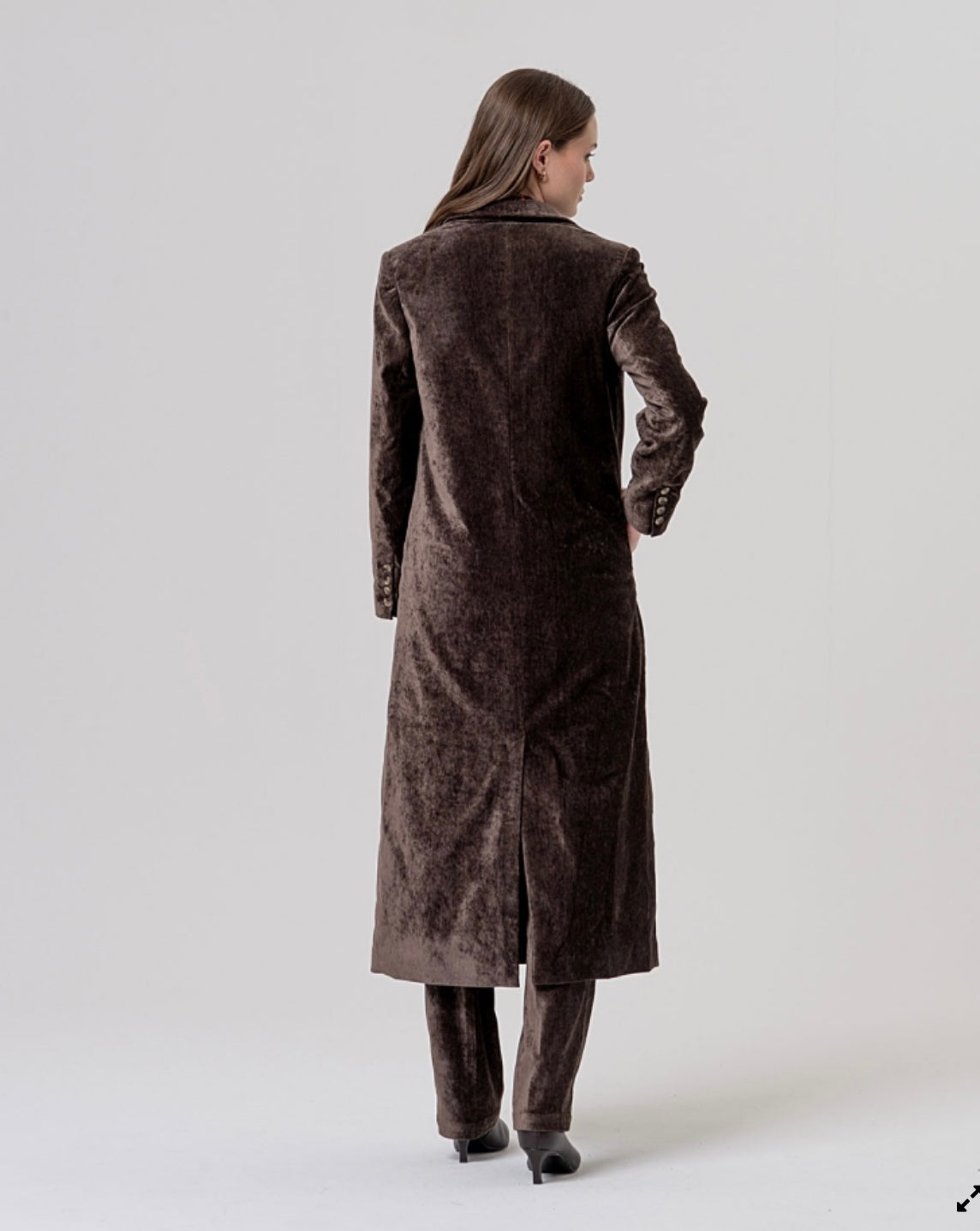 Cappotto lungo in velluto con revers