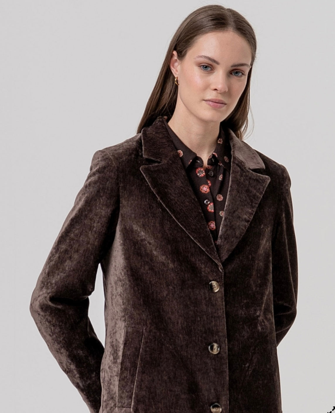 Cappotto lungo in velluto con revers